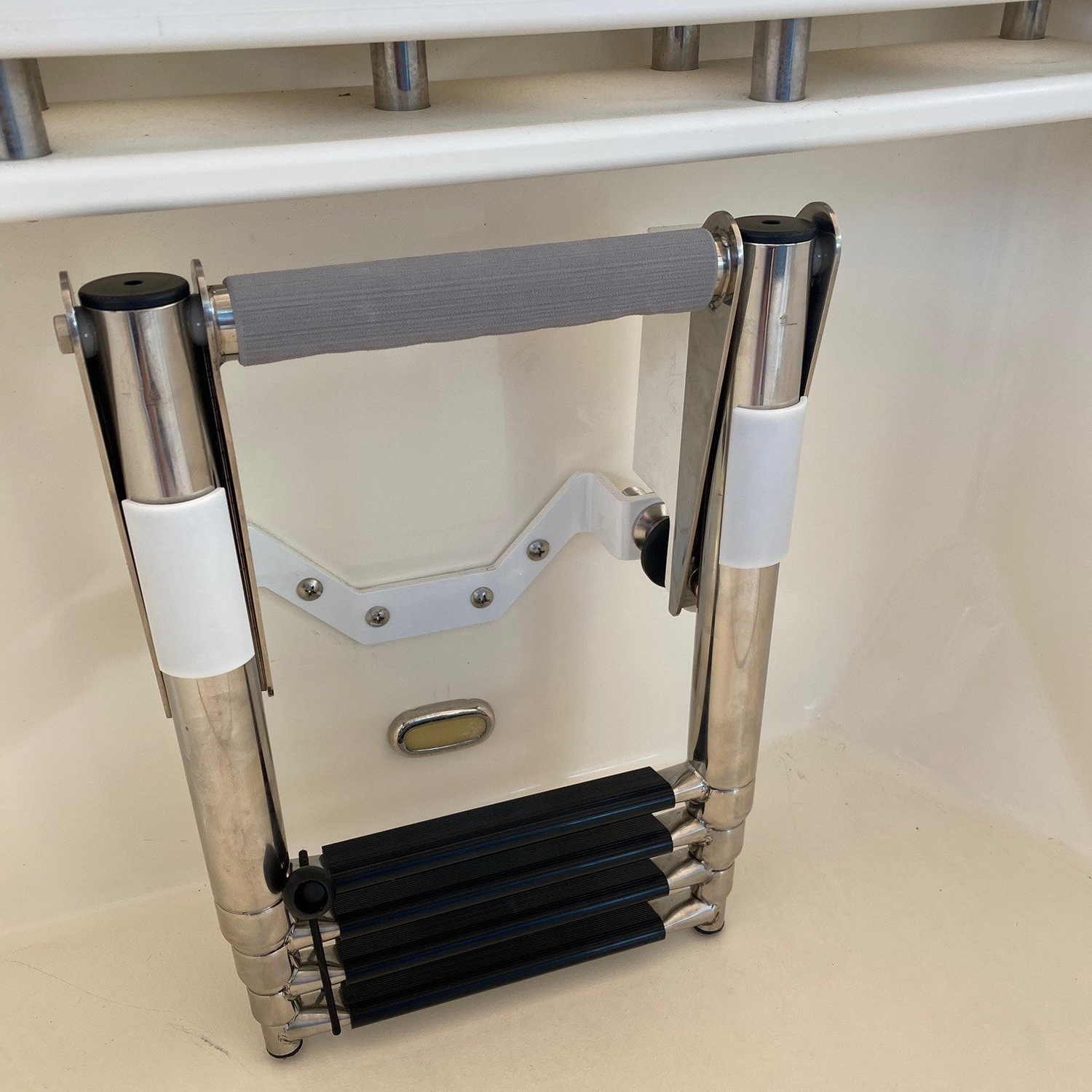 Quick Release Ladder stow away bracket – LDRSB01A Product Image 2