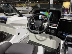 Livorsi polished Apex with platinum stitching